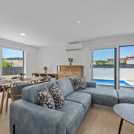Ana Pool & Terrace Villa Vodice