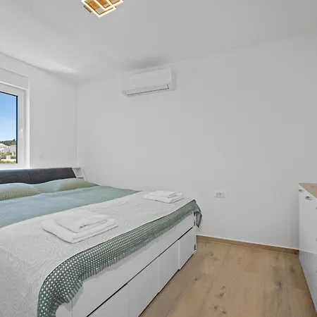 Villa Ana Pool & Terrace Vodice